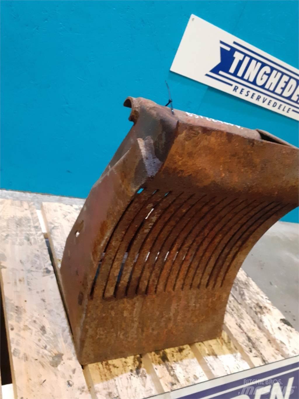 Hesston 4700 Kombájn tartozékok