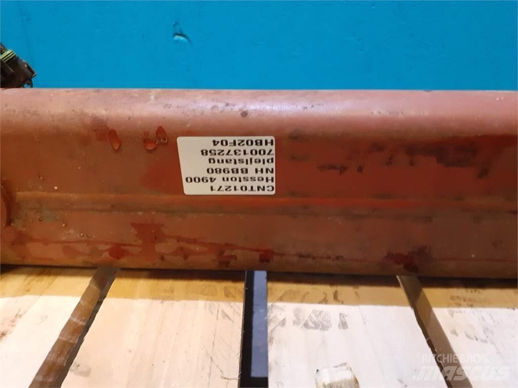 Hesston 4900 Egyéb szálastakarmányozási gépek
