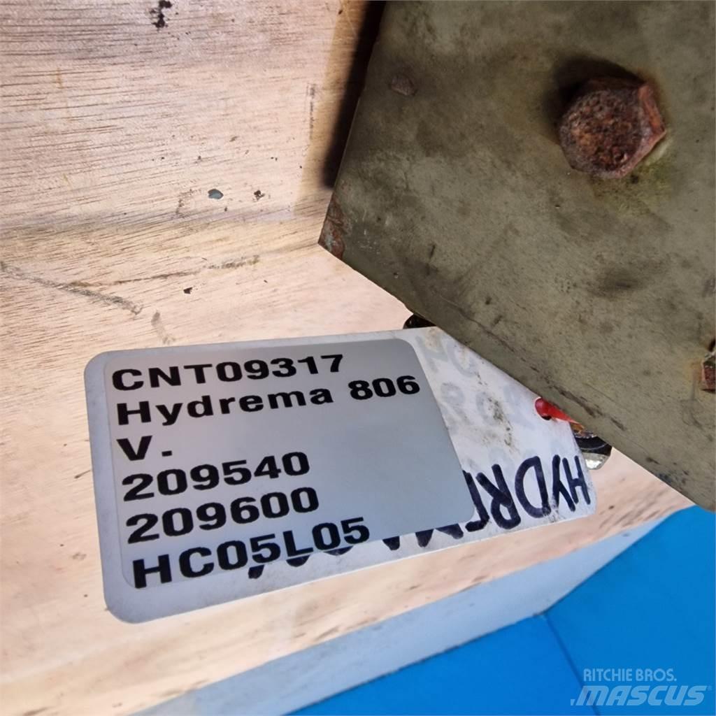Hydrema 806 Gémek és dipperek