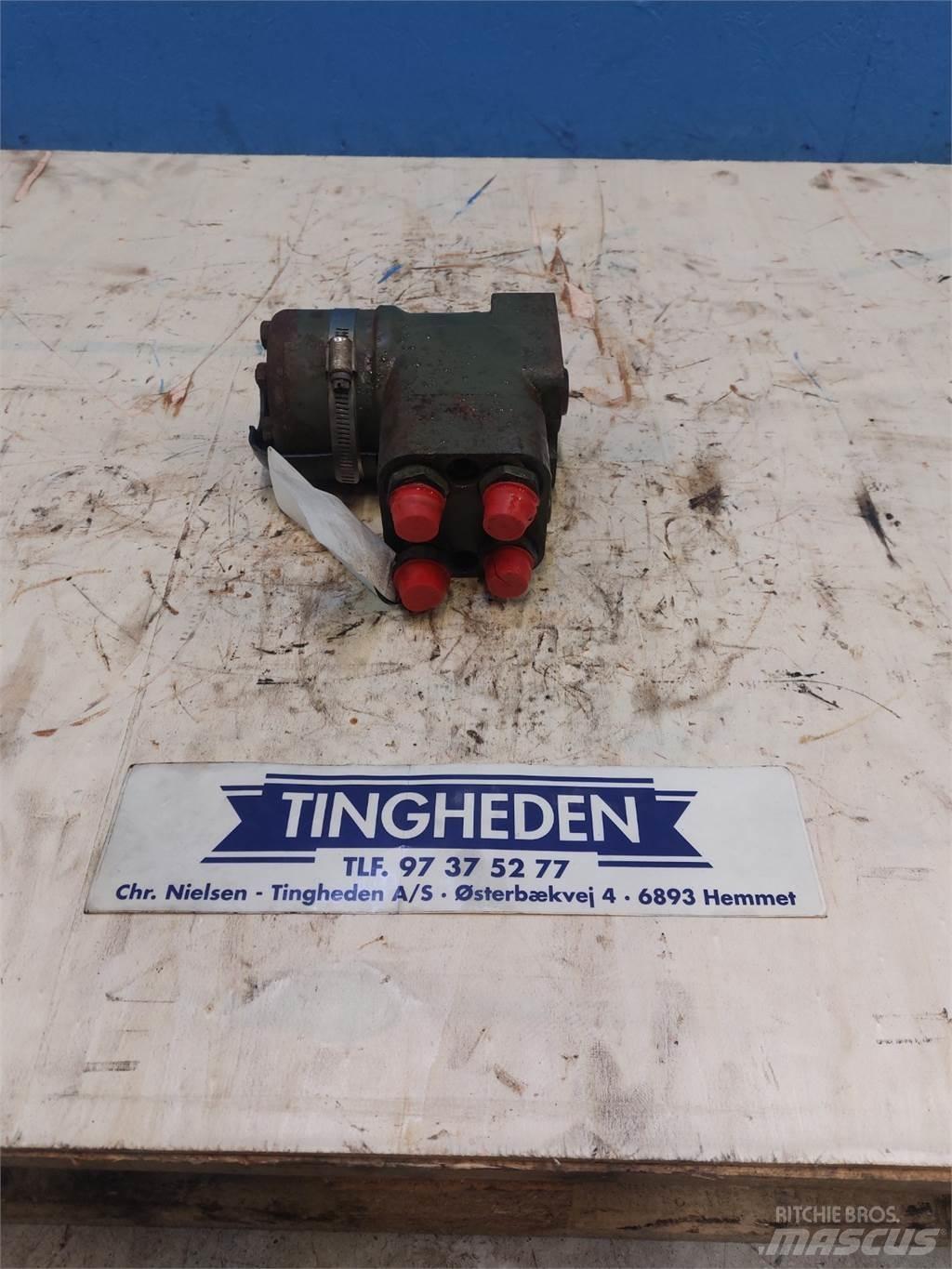 Hydrema 806 Tengelyek