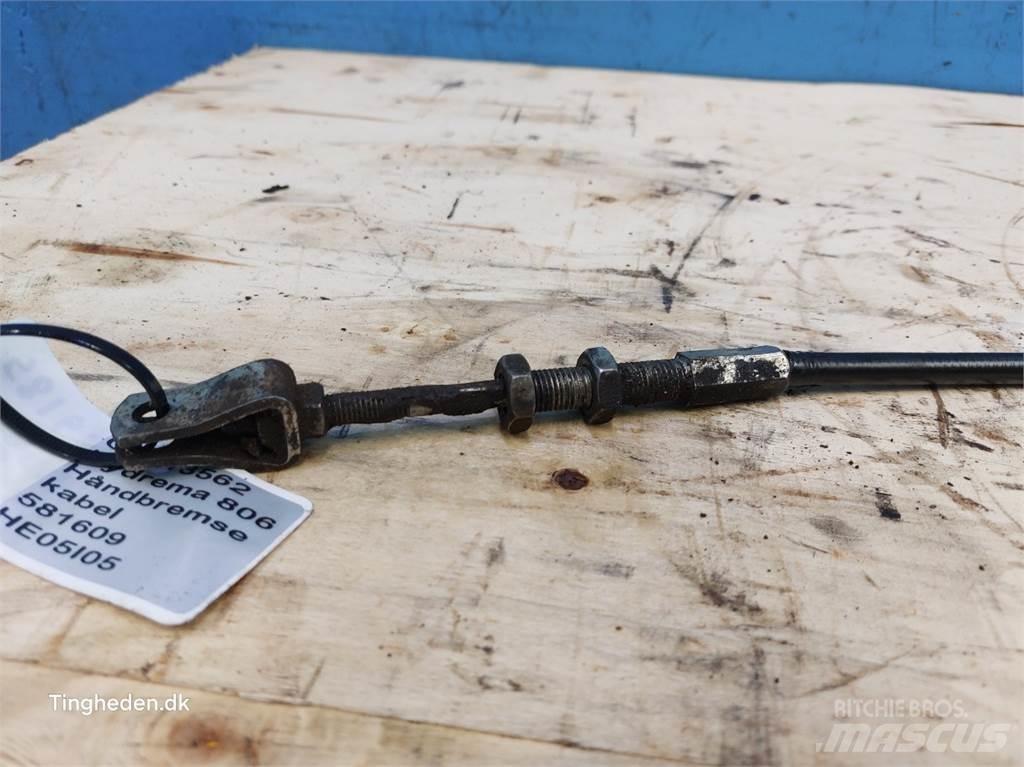 Hydrema 806 Vezetőfülke és belső tartozékok