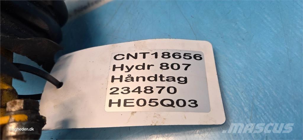 Hydrema 807 Vezetőfülke és belső tartozékok