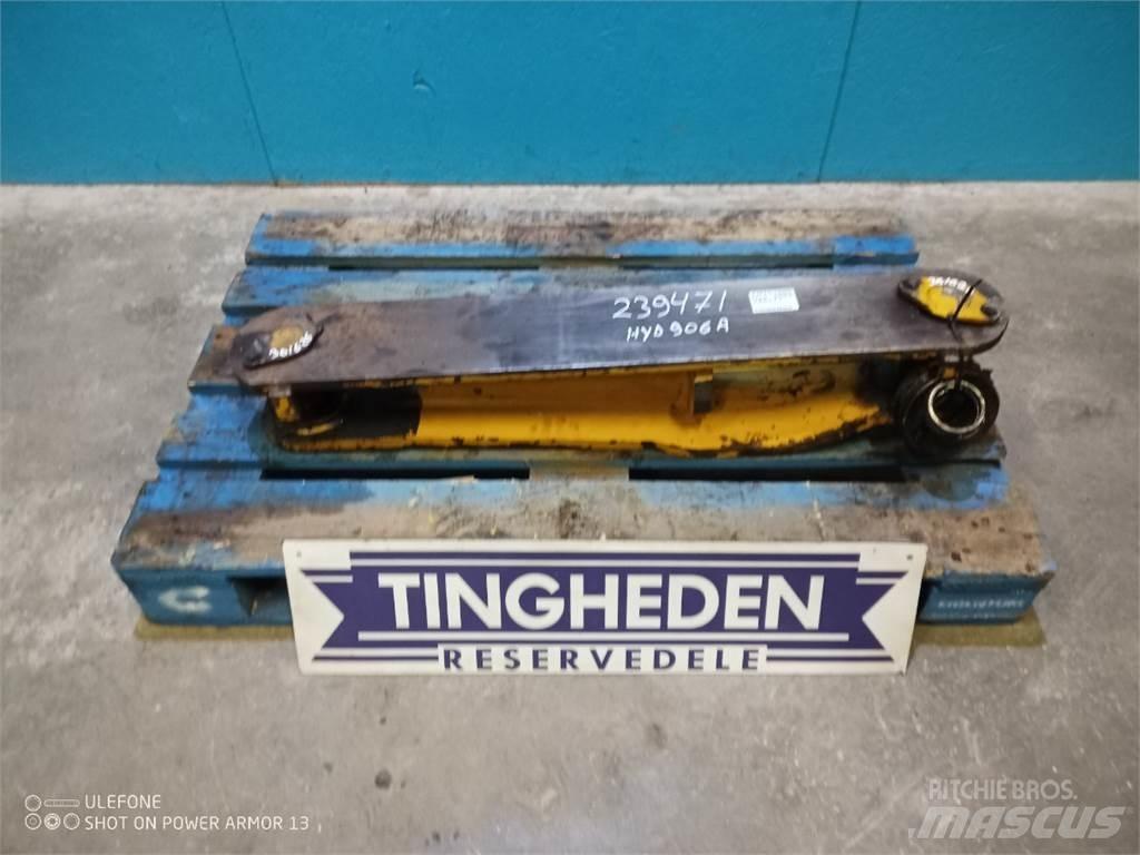Hydrema 906A Tengelyek