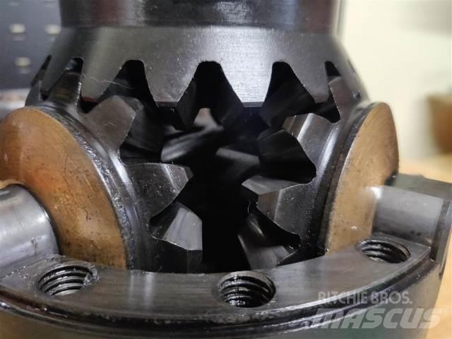 Hydrema 906B Tengelyek