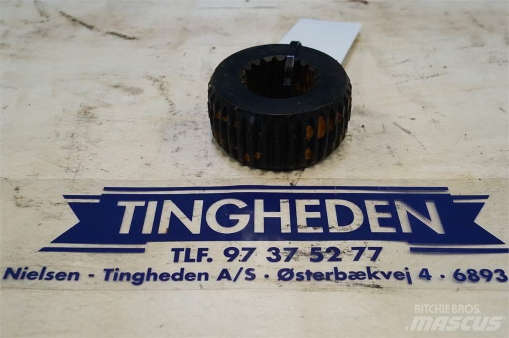 Hydrema 906B Tengelyek