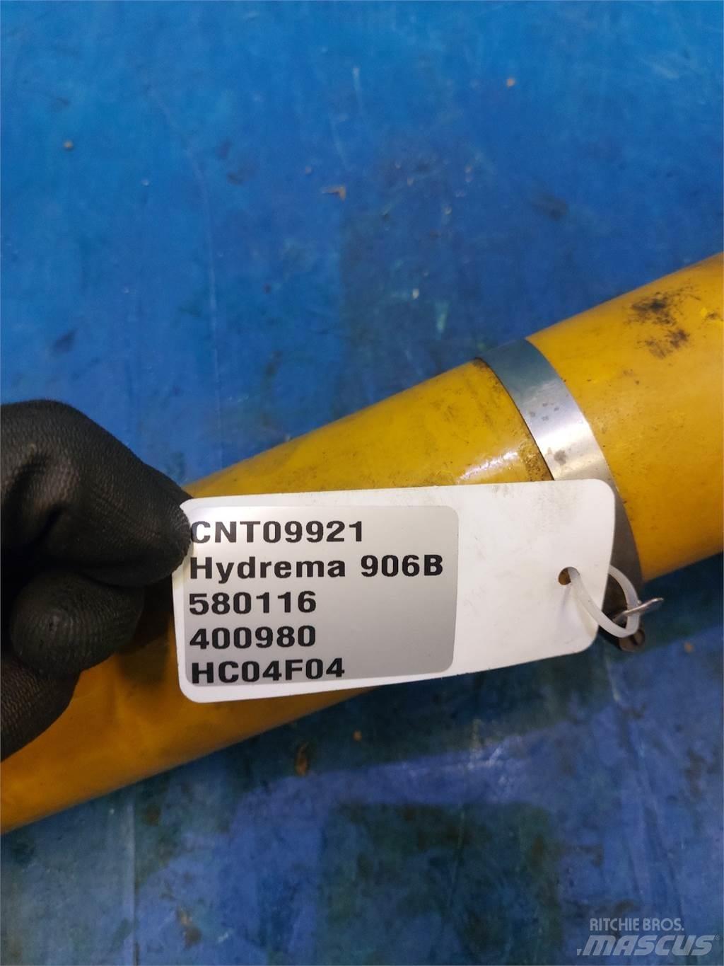 Hydrema 906B Motorok