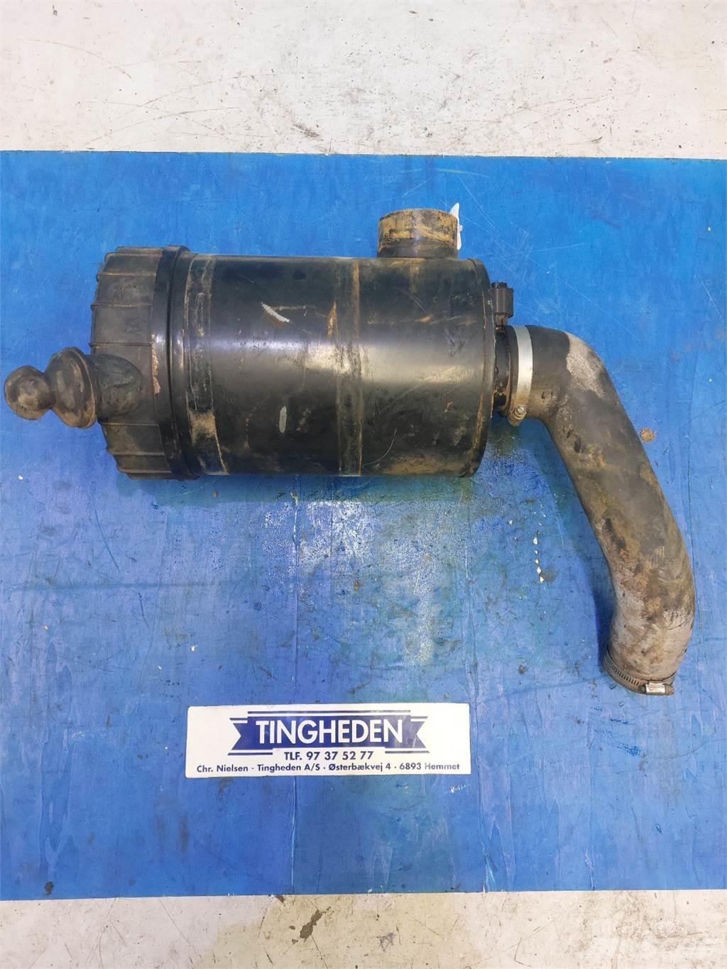Hydrema 906B Motorok