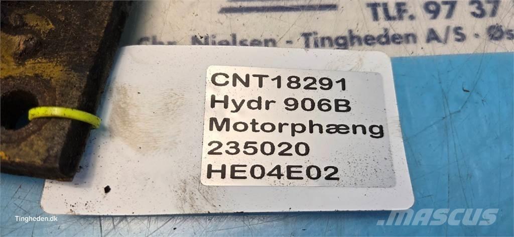 Hydrema 906B Motorok