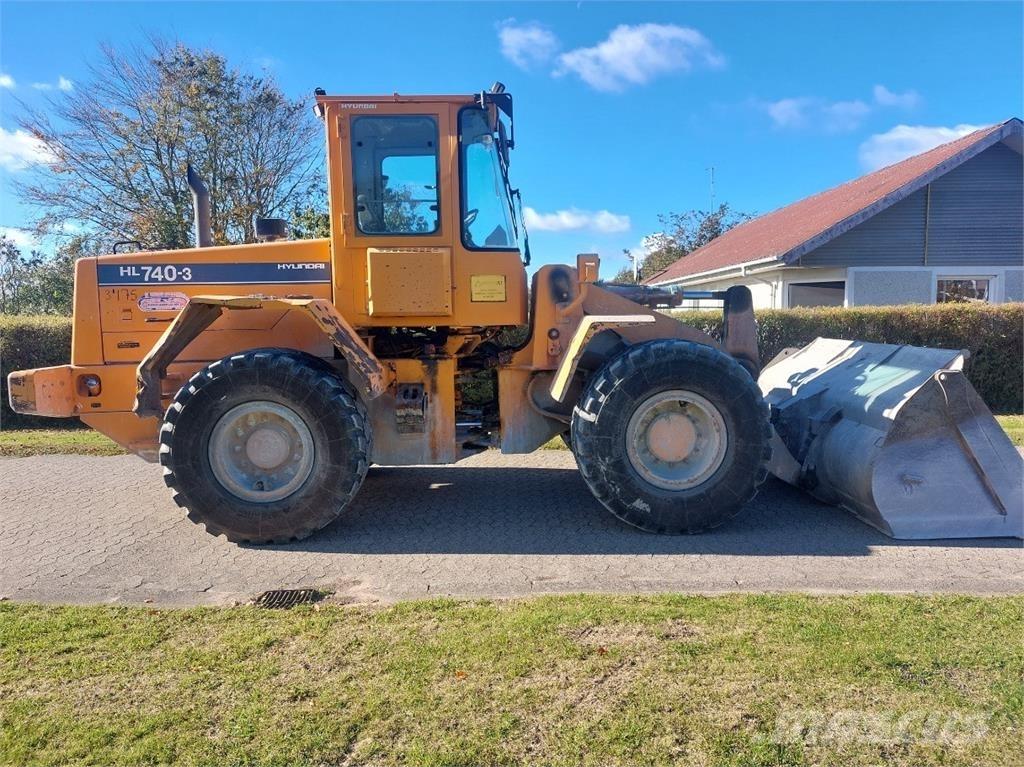 Hyundai HL740-3 Gumikerekes homlokrakodók