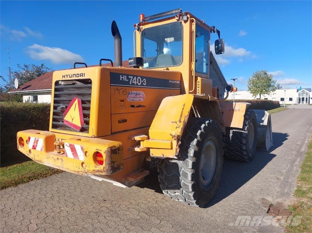 Hyundai HL740-3 Gumikerekes homlokrakodók