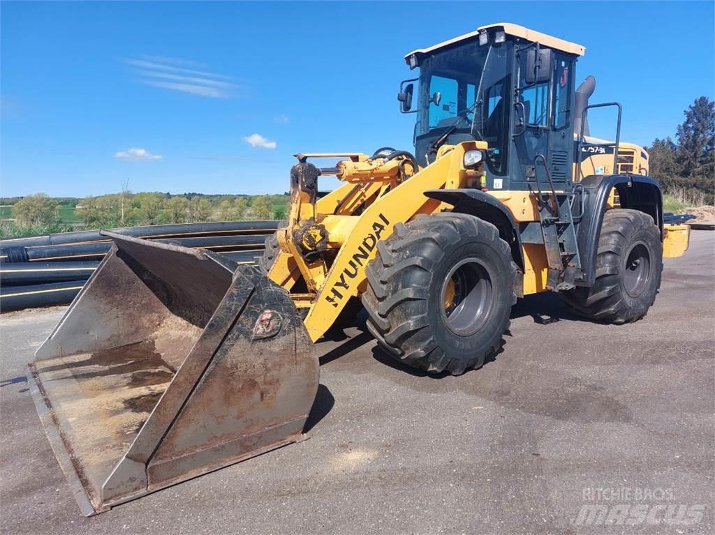 Hyundai HL757-9A Gumikerekes homlokrakodók