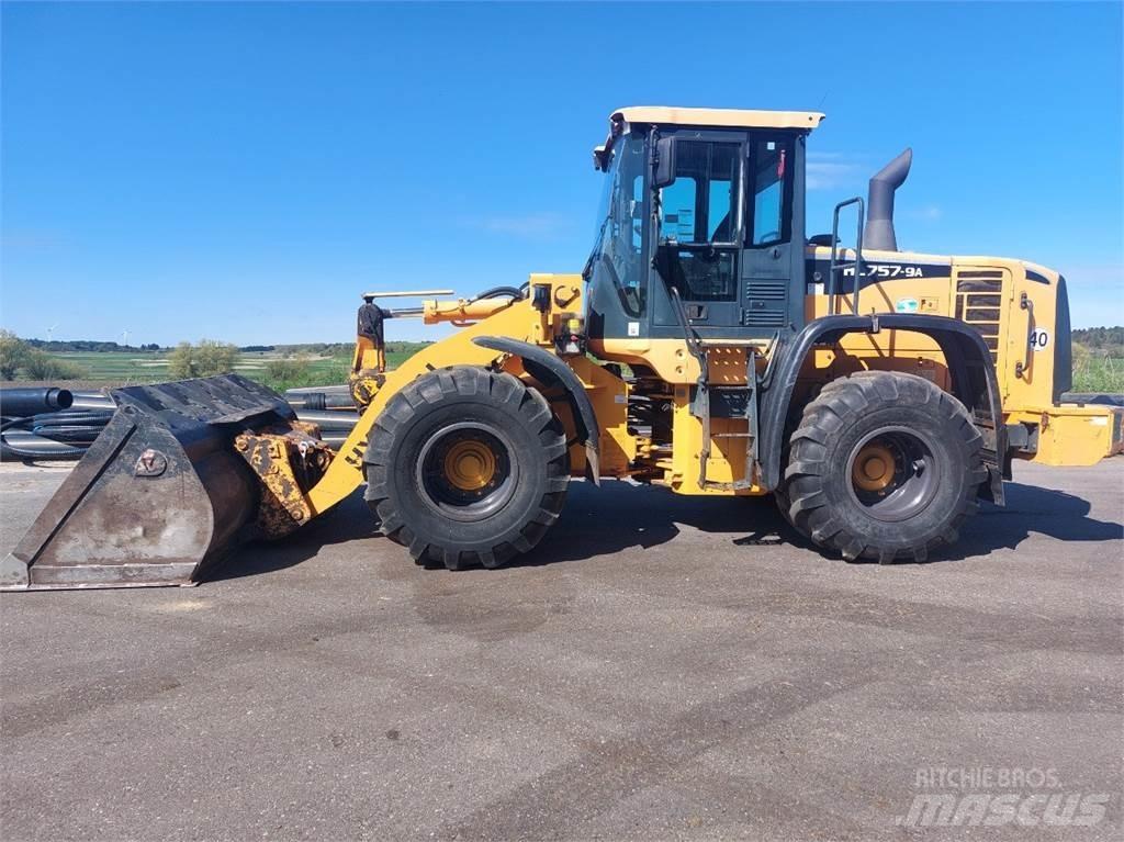 Hyundai HL757-9A Gumikerekes homlokrakodók