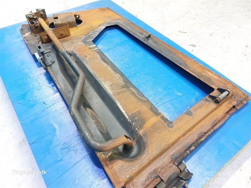JCB 560-80 Vezetőfülke és belső tartozékok