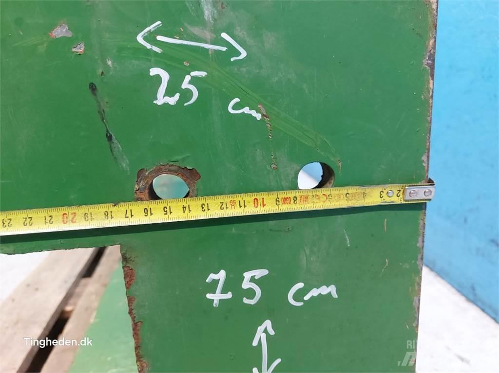 John Deere  Homlokrakodó tartozékok