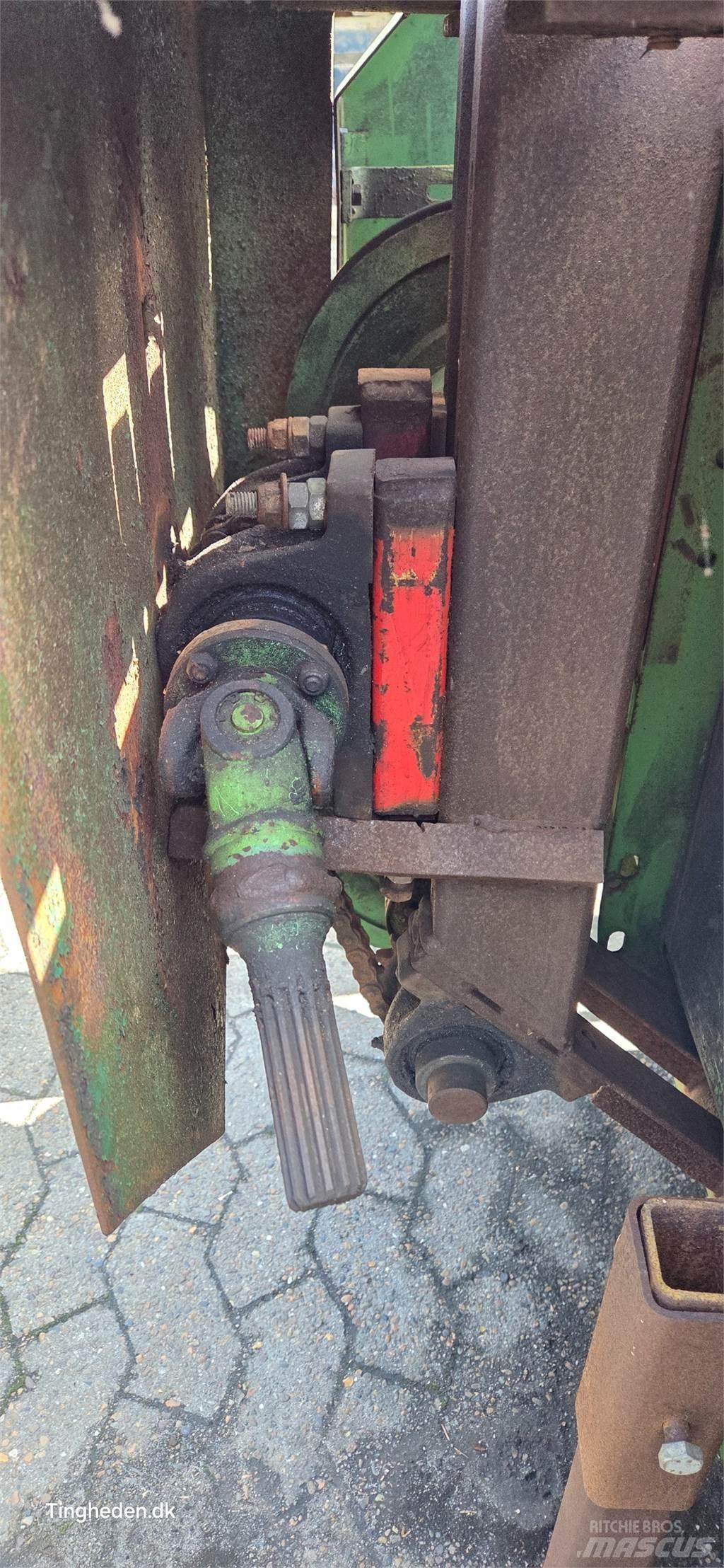 John Deere  Kombájn tartozékok