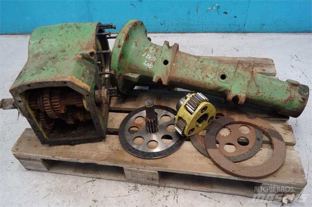 John Deere 1042 Váltók