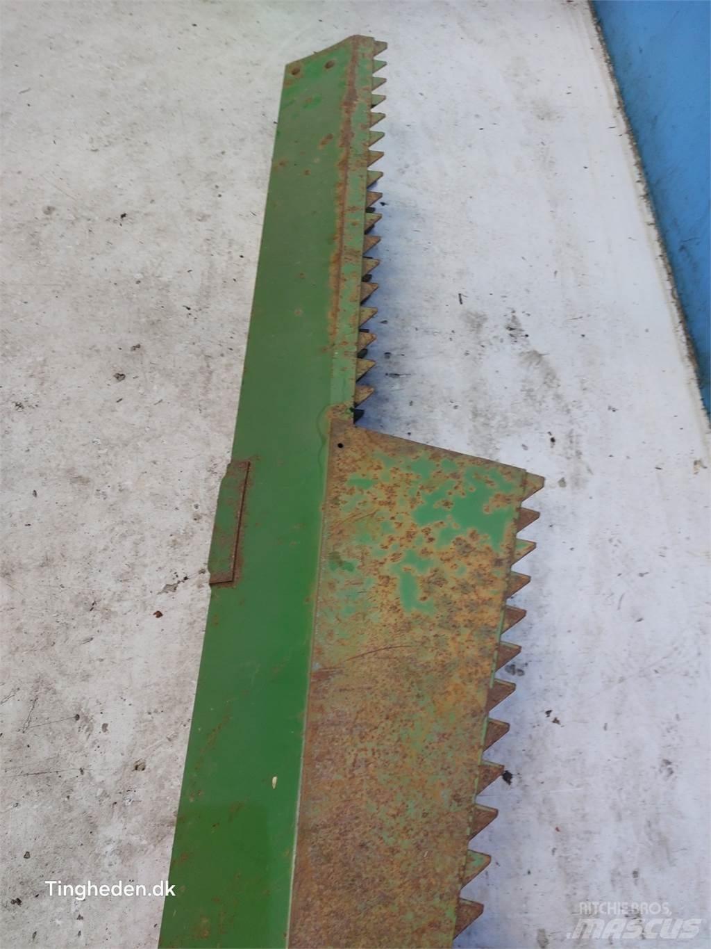 John Deere 1042 Kombájn tartozékok