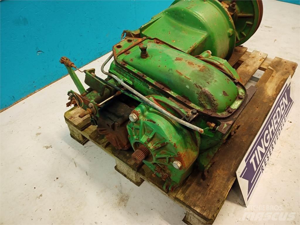 John Deere 1065 Váltók