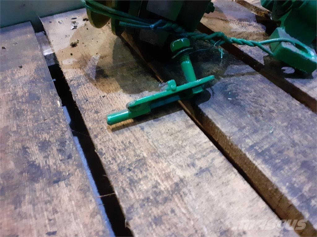 John Deere 1075 Kombájn tartozékok