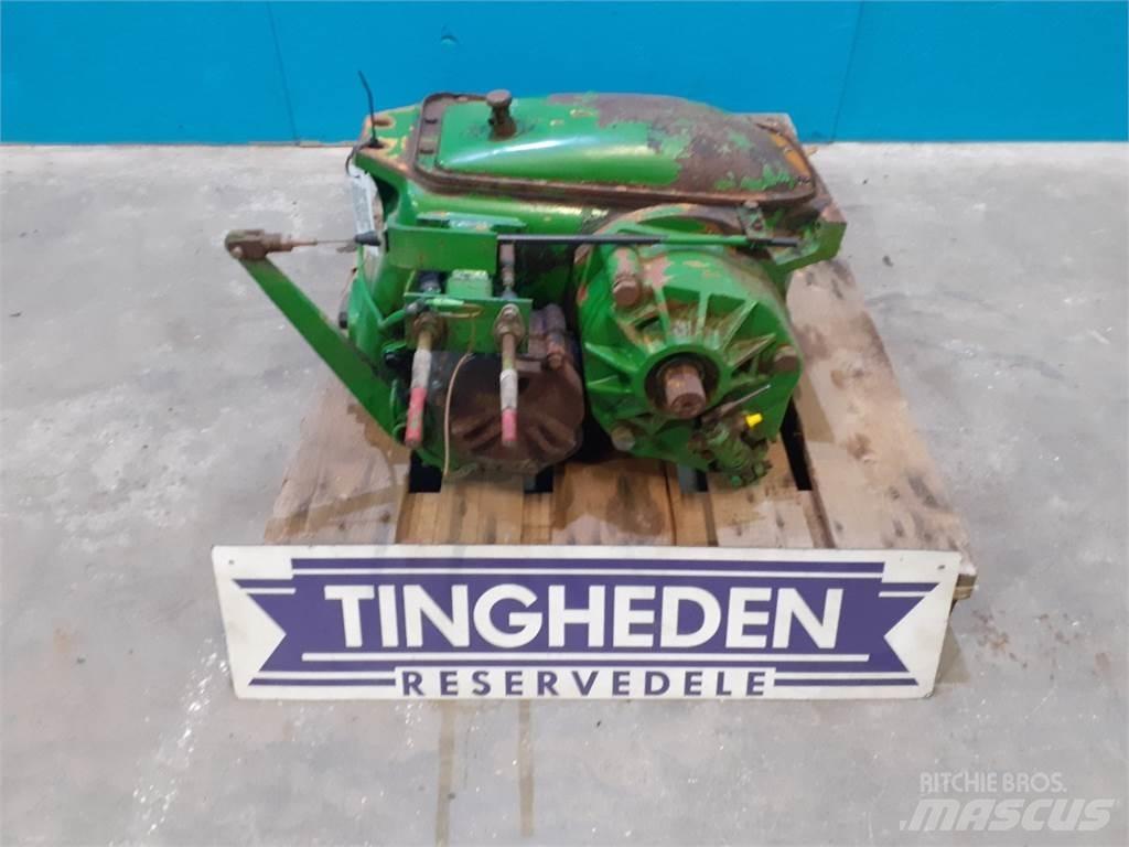 John Deere 1075 Váltók