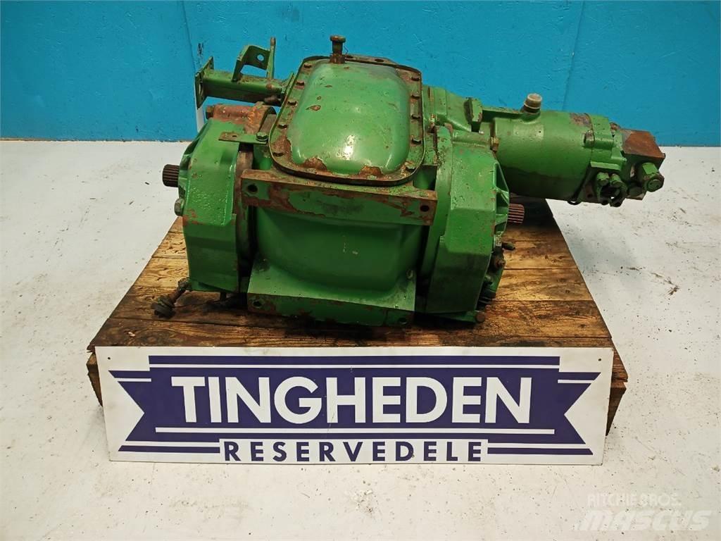 John Deere 1075 Váltók