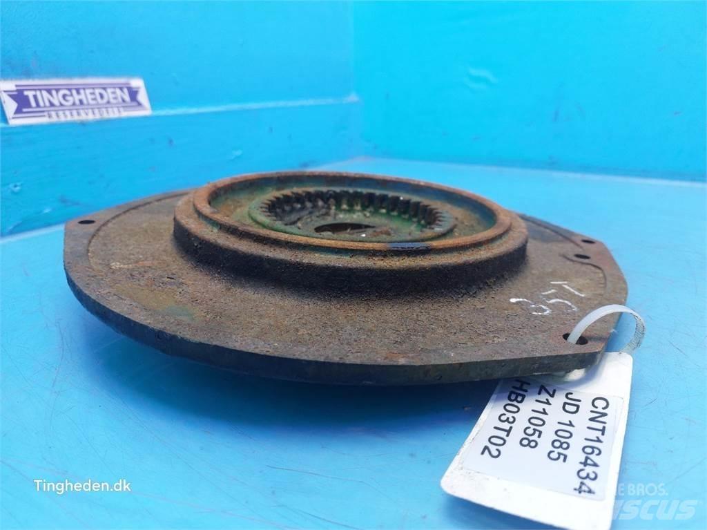John Deere 1085 Homok és Sószórók