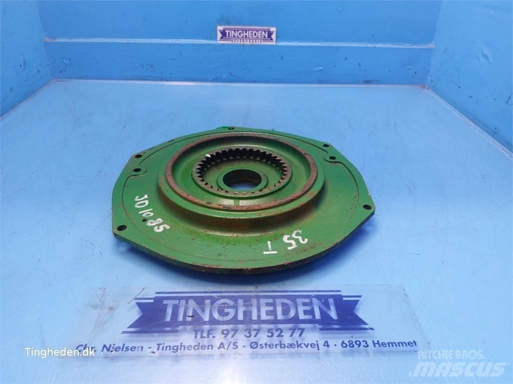 John Deere 1085 Homok és Sószórók