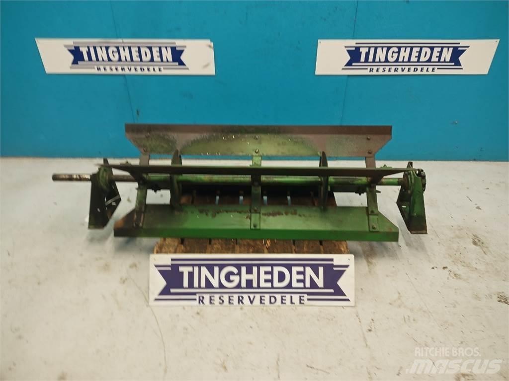 John Deere 1177 Homok és Sószórók
