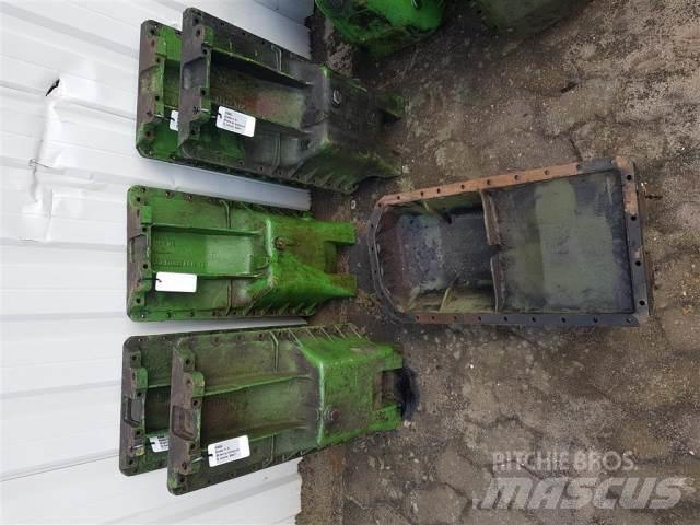 John Deere 2040 Motorok