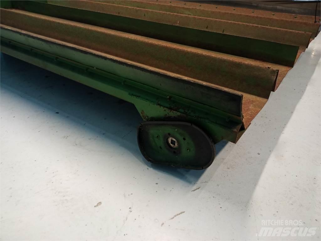 John Deere 2054 Homok és Sószórók