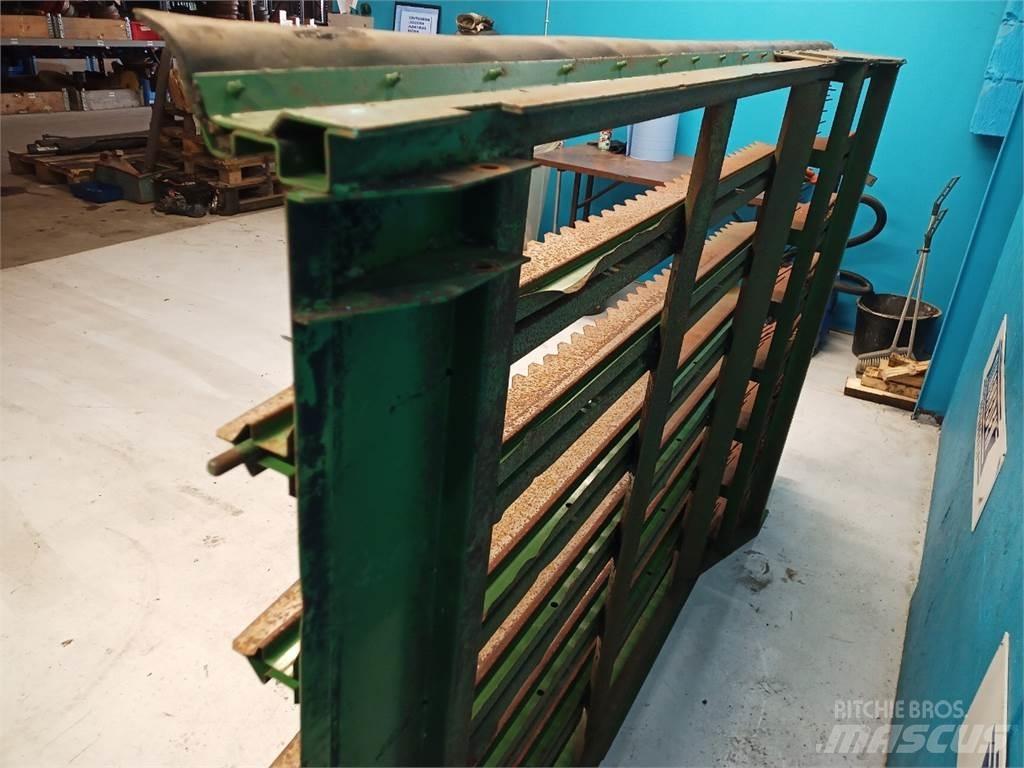 John Deere 2054 Homok és Sószórók