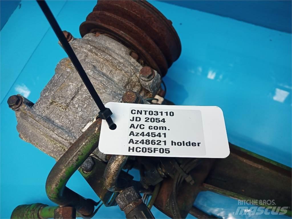 John Deere 2054 Vezetőfülke és belső tartozékok