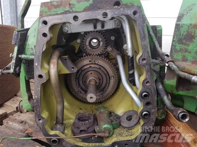 John Deere 2140 Váltók