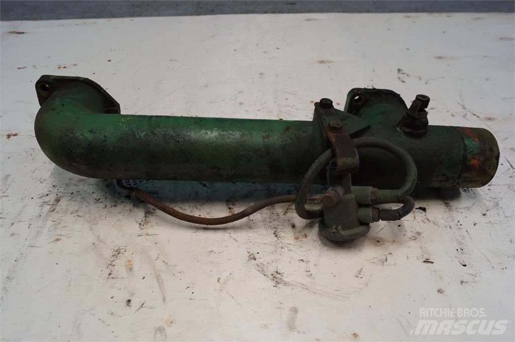 John Deere 2840 Motorok