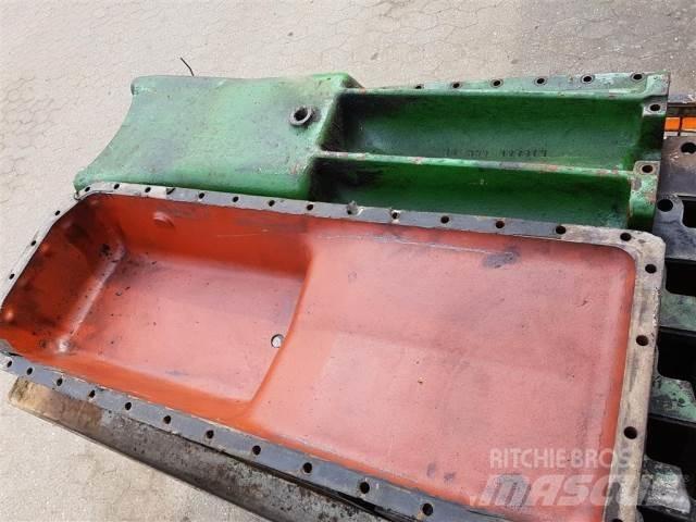 John Deere 3040 Motorok