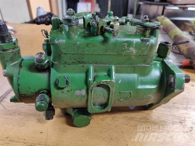 John Deere 3140 Motorok