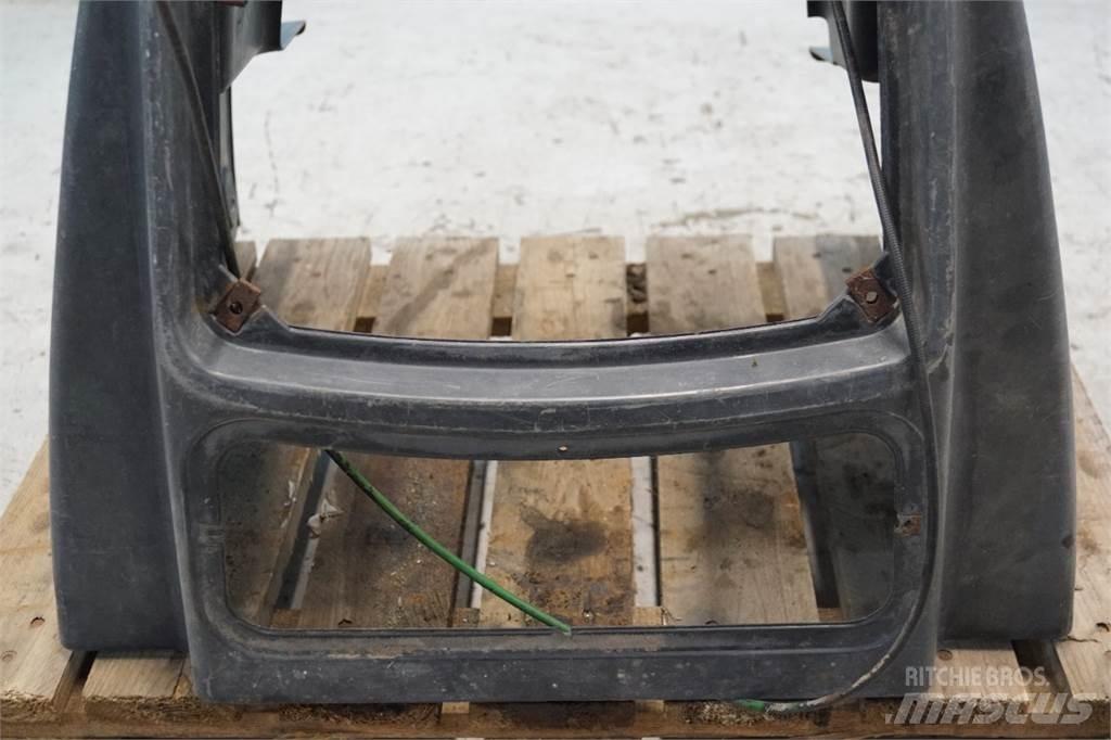 John Deere 3140 Vezetőfülke és belső tartozékok