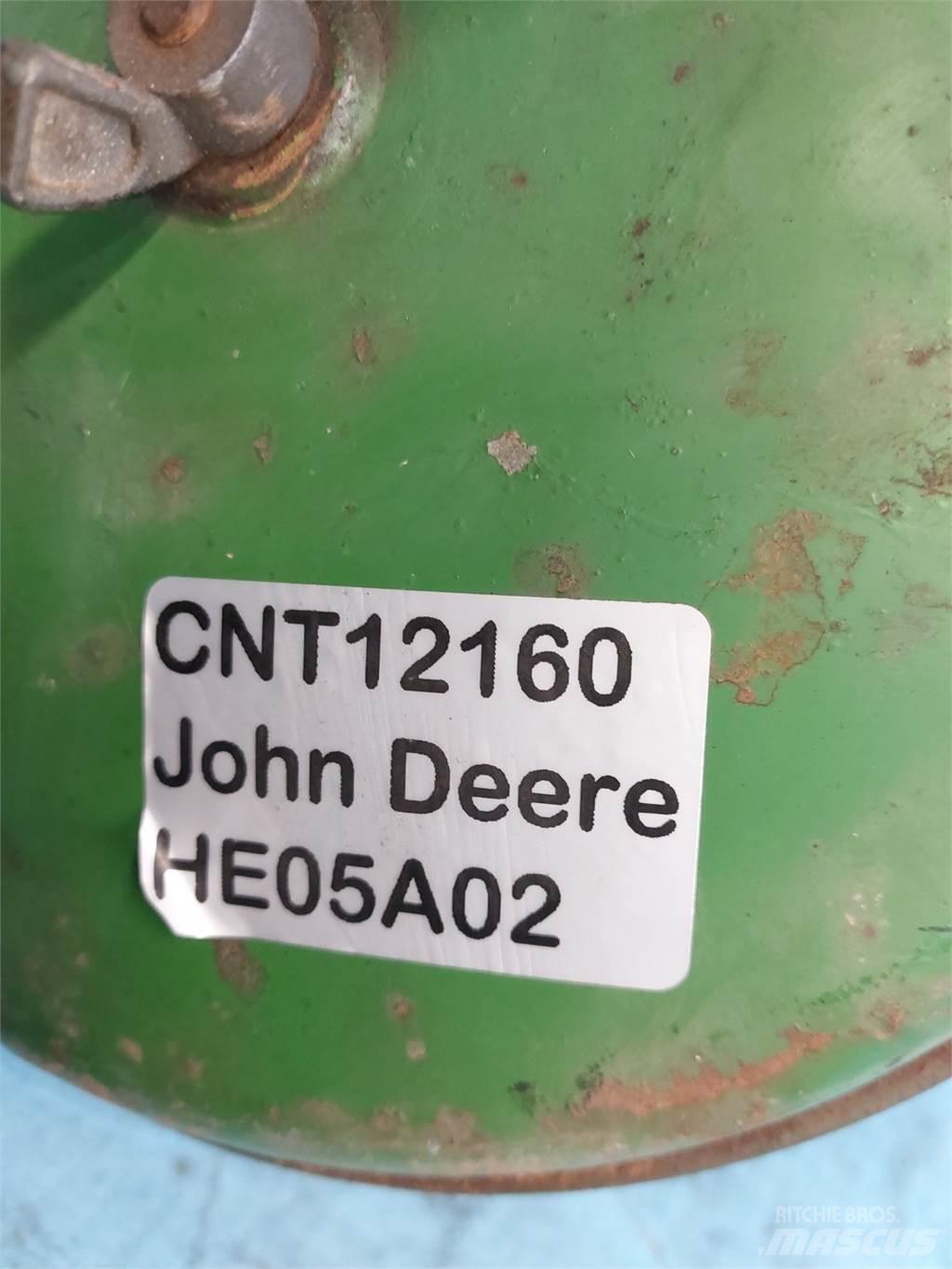 John Deere 3340 Motorok