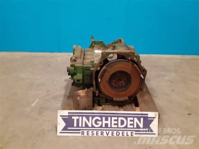 John Deere 4239 Motorok