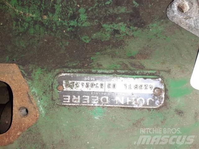 John Deere 4239 Motorok
