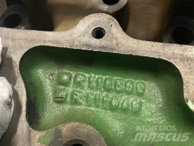John Deere 4239 Motorok