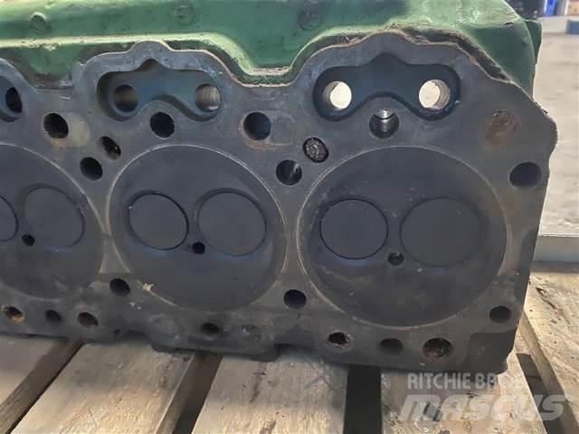 John Deere 4239 Motorok