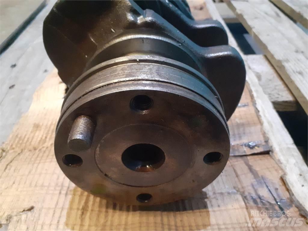 John Deere 4239 Motorok