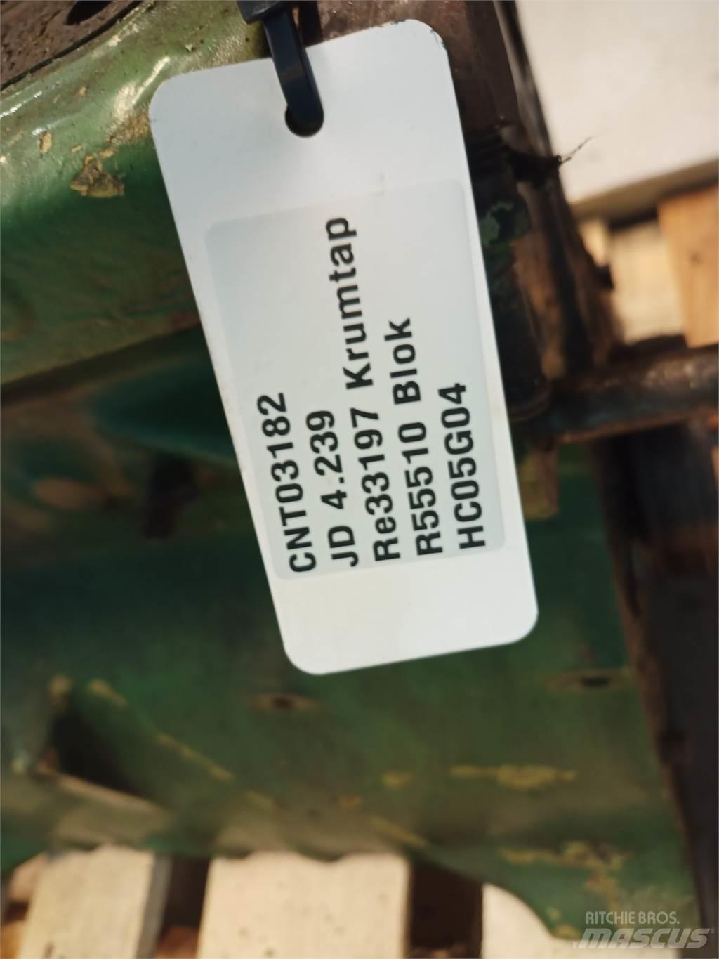John Deere 4239 Motorok