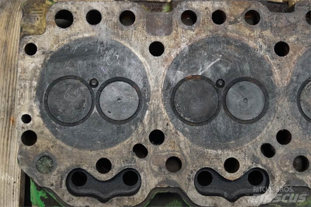 John Deere 4239 Motorok