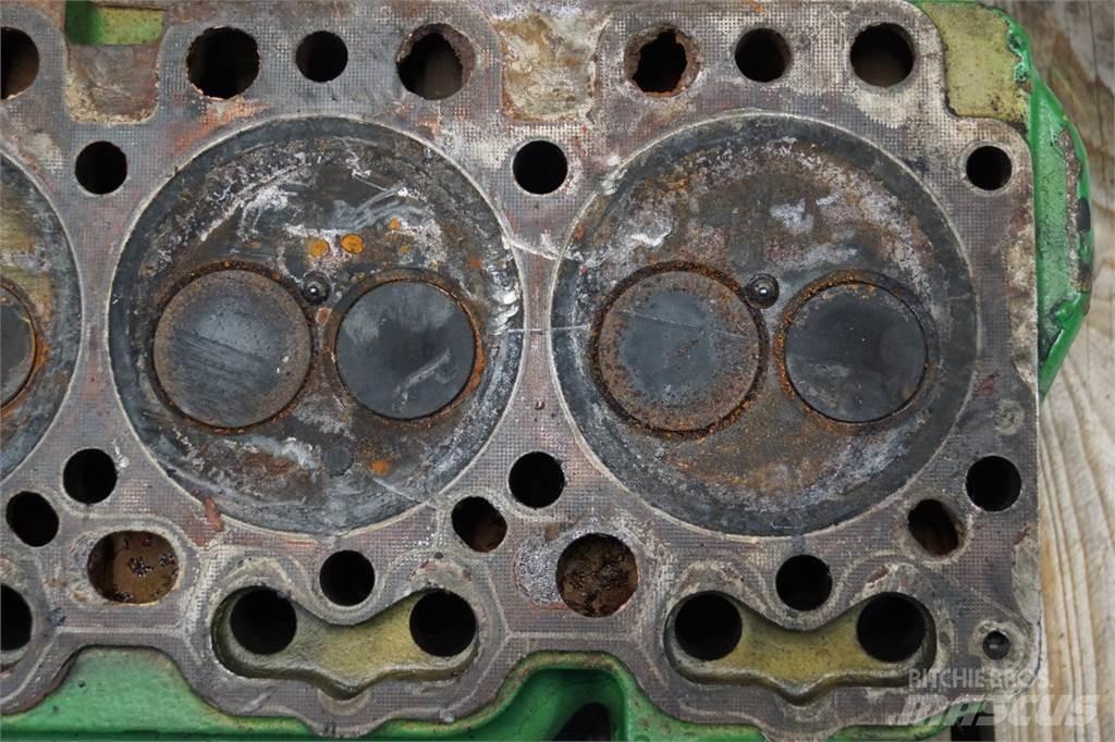 John Deere 4239 Motorok