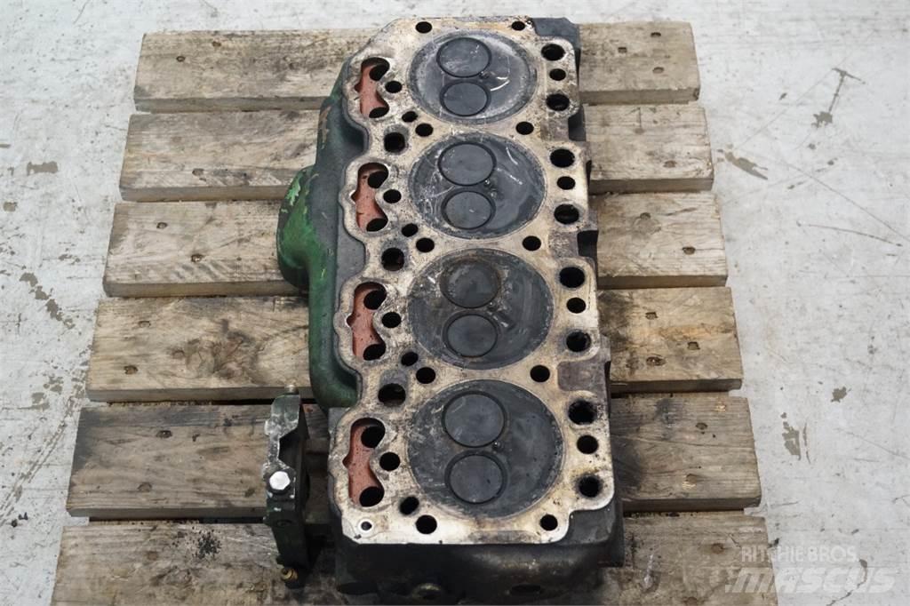 John Deere 4239 Motorok
