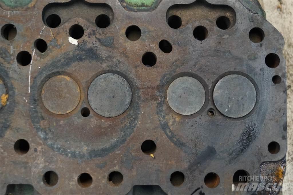 John Deere 4239 Motorok