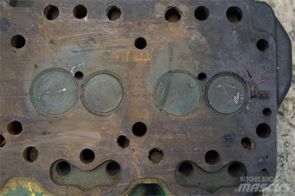 John Deere 4239 Motorok