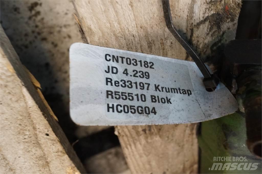 John Deere 4239 Motorok